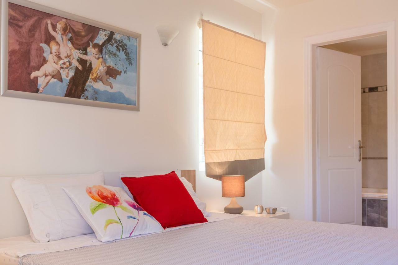 Villa Santa Barbara Marathón Екстериор снимка